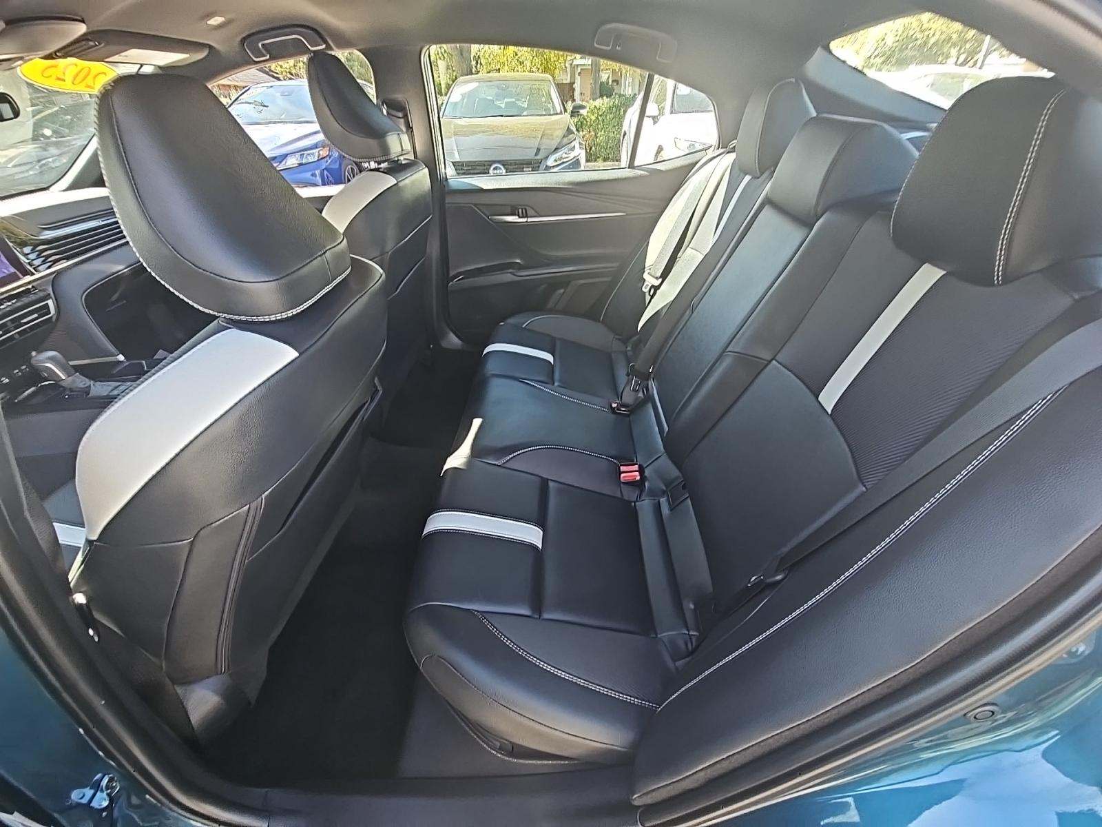 2025 Toyota Camry SE FWD