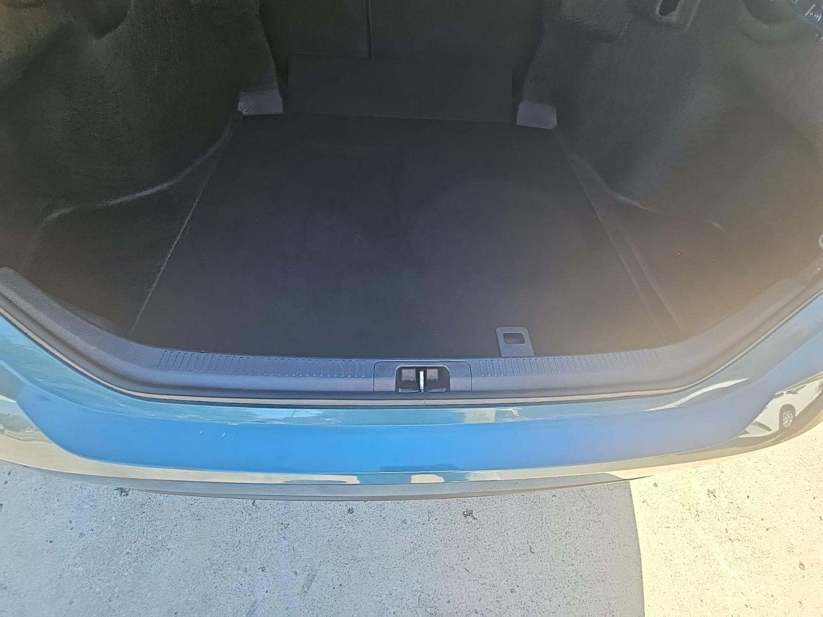 2025 Toyota Camry SE FWD