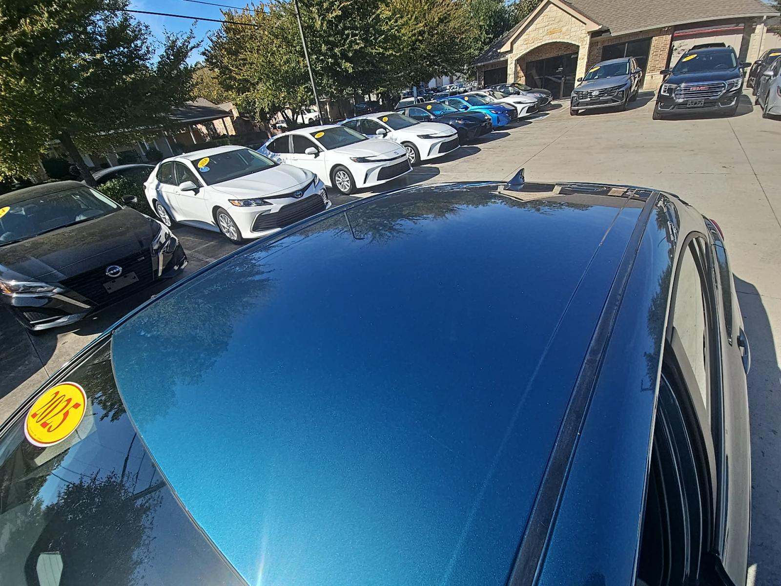 2025 Toyota Camry SE FWD