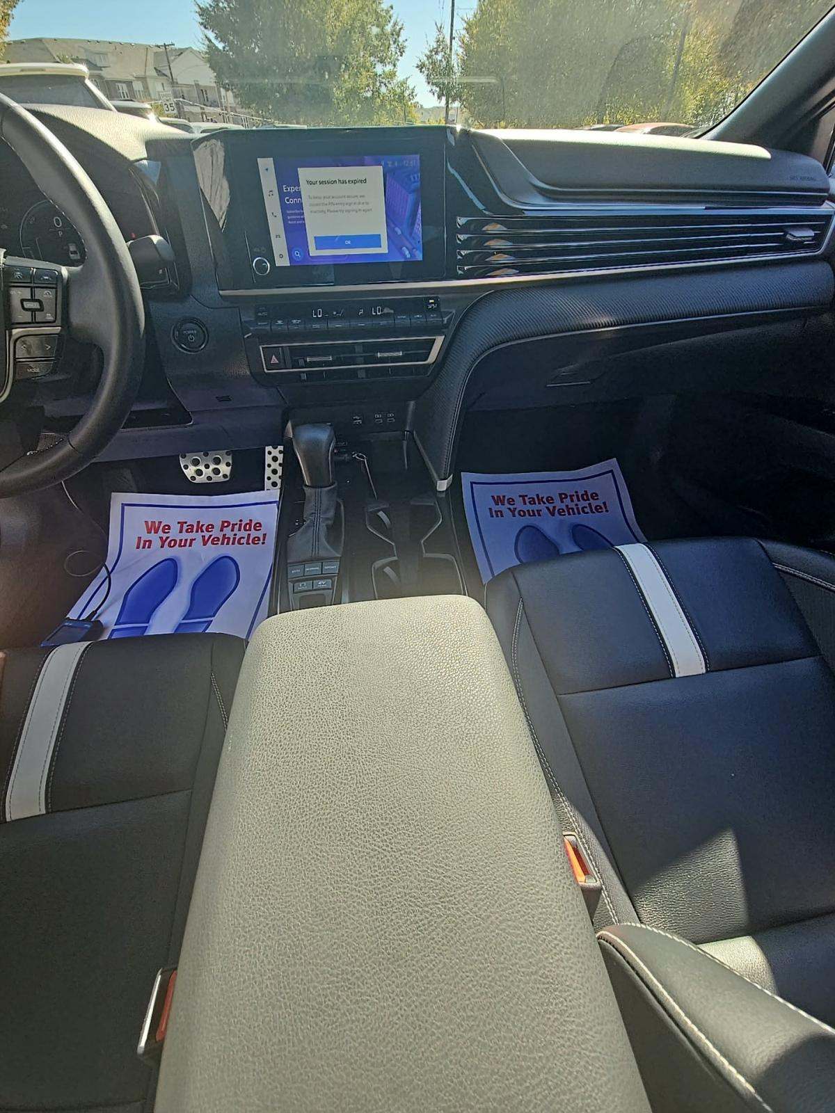 2025 Toyota Camry SE FWD