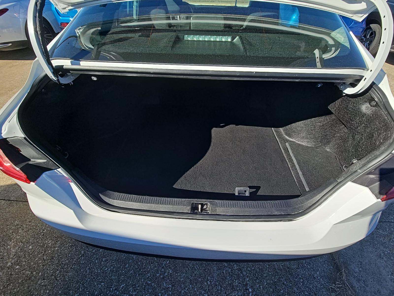 2025 Toyota Camry LE FWD