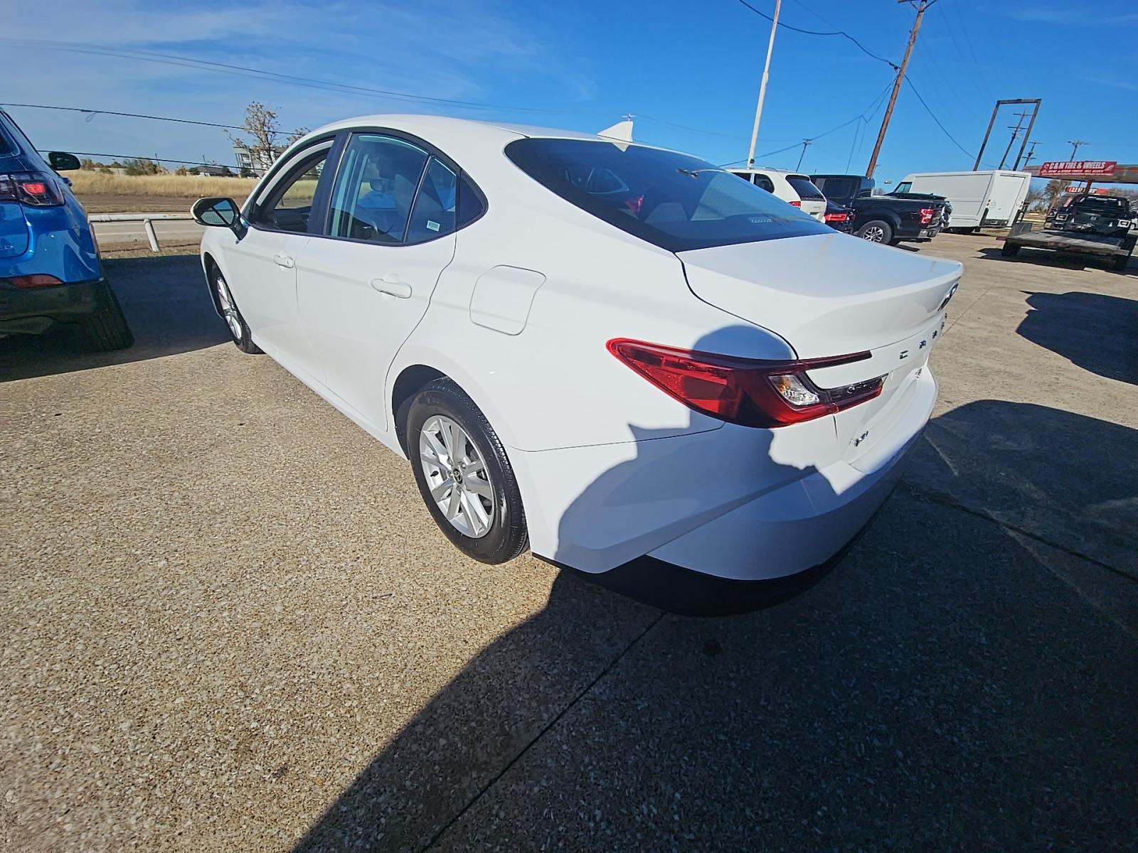 2025 Toyota Camry LE FWD