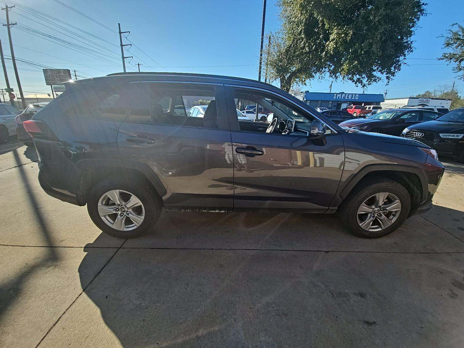 2025 Toyota RAV4 XLE AWD
