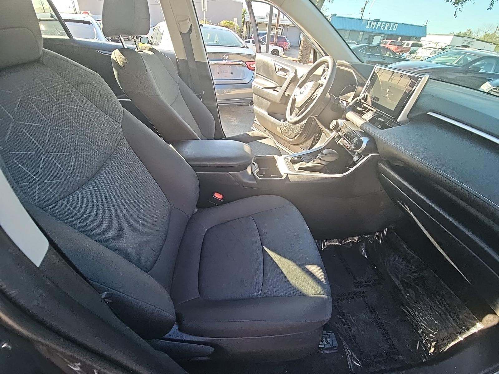 2025 Toyota RAV4 XLE AWD