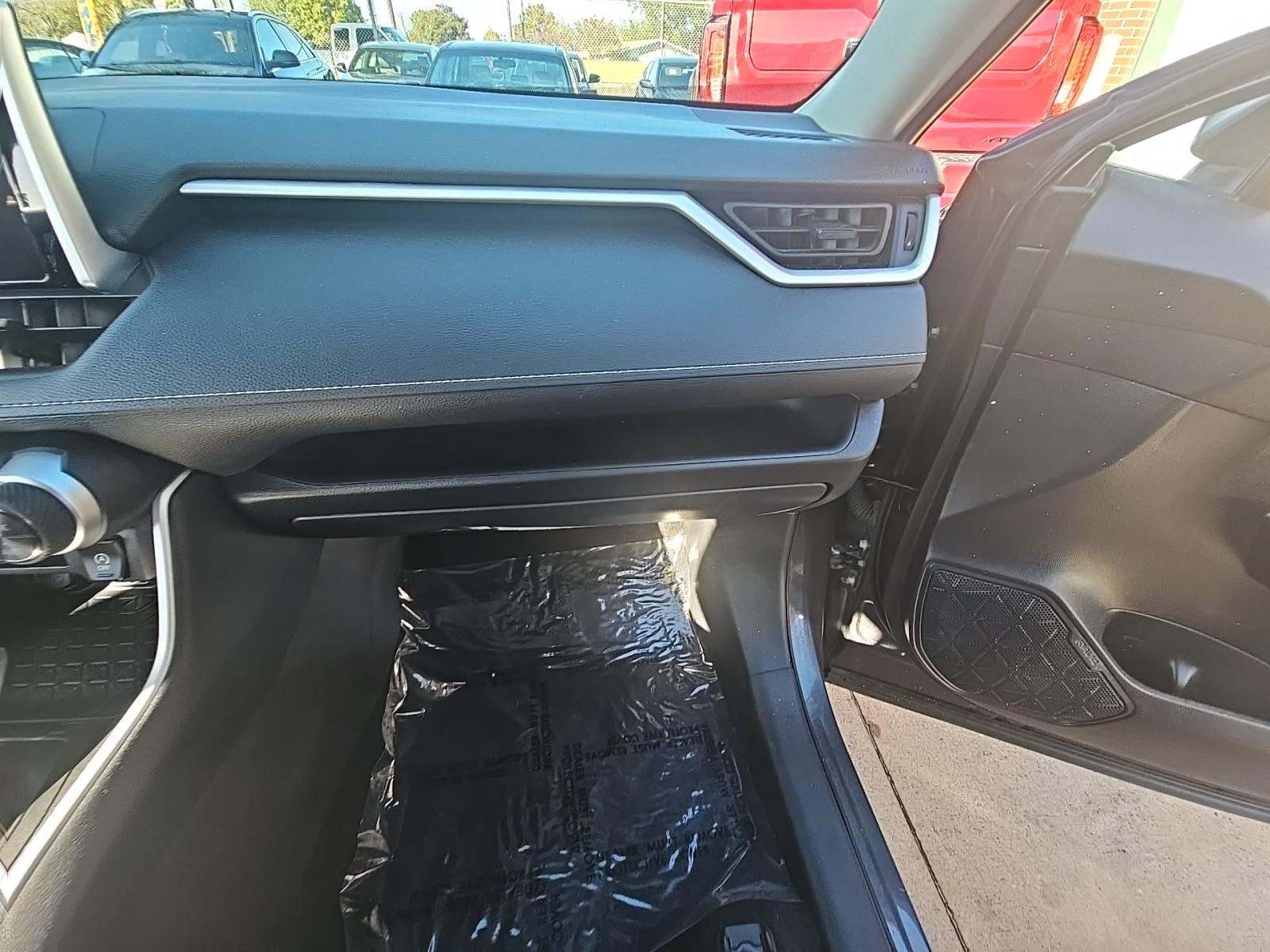 2025 Toyota RAV4 XLE AWD