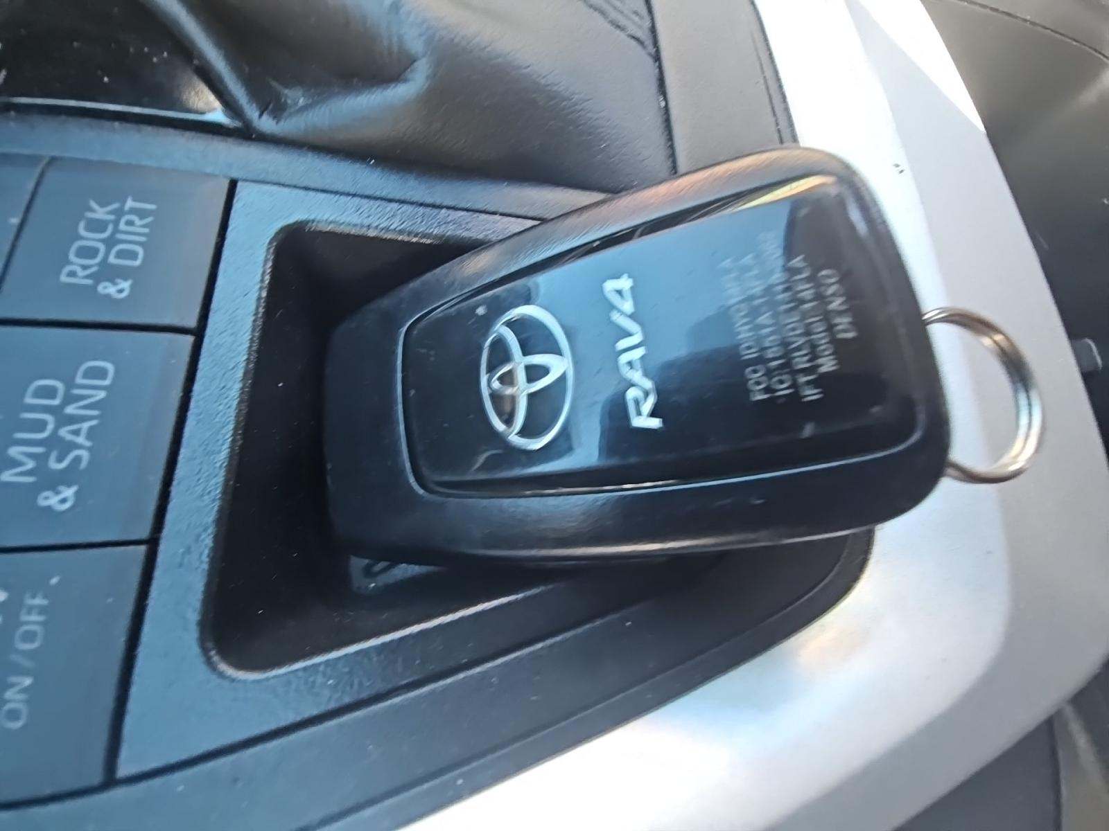 2025 Toyota RAV4 XLE AWD