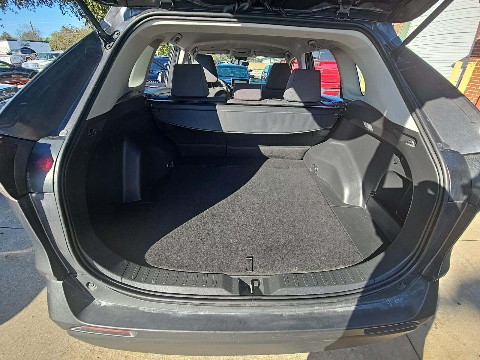 2025 Toyota RAV4 XLE AWD