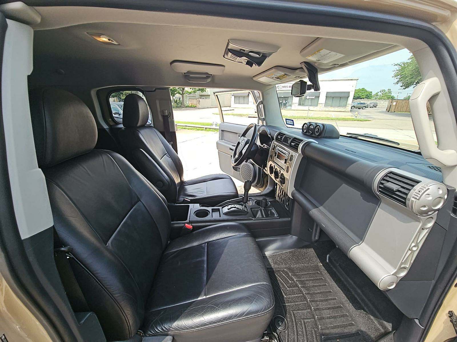 2014 Toyota FJ Cruiser Base AWD