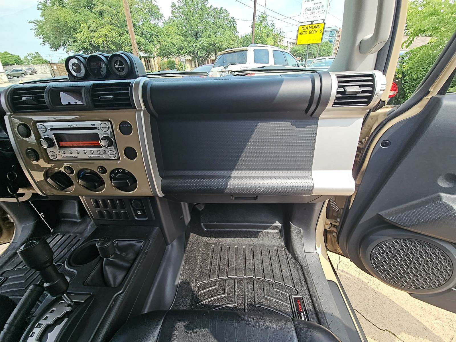 2014 Toyota FJ Cruiser Base AWD