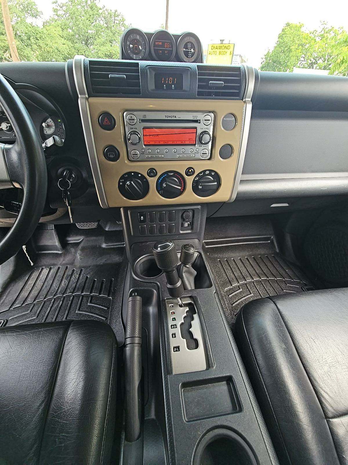 2014 Toyota FJ Cruiser Base AWD