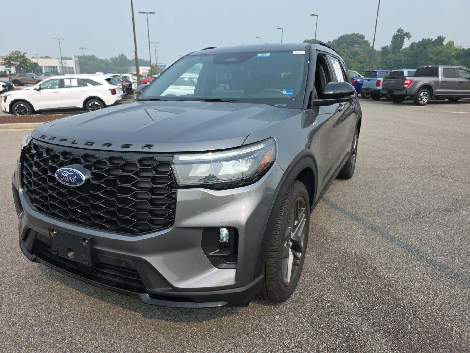 2025 Ford Explorer ST-Line AWD
