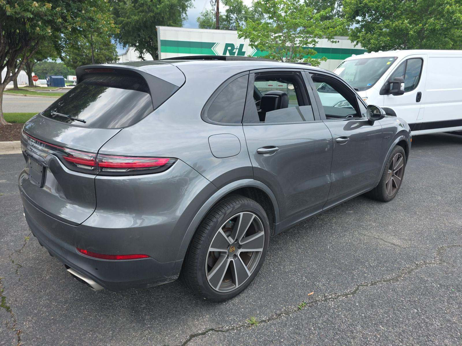 PORSCHE CAYENNE - 3