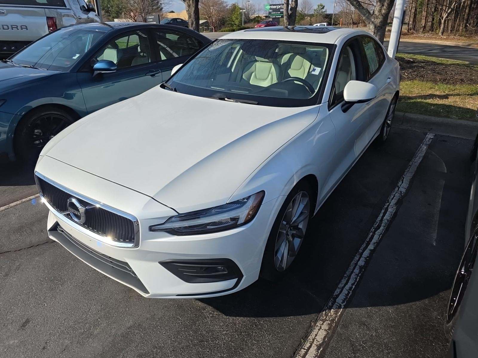 2021 Volvo S60 T5 Momentum FWD