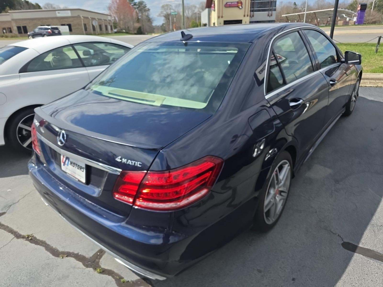 MERCEDES-BENZ E-CLASS - 3