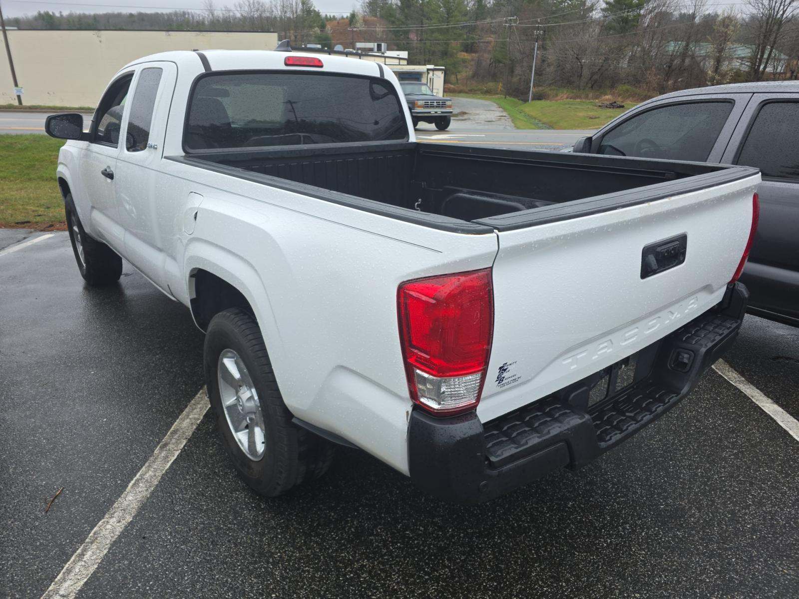 2016 Toyota Tacoma SR RWD