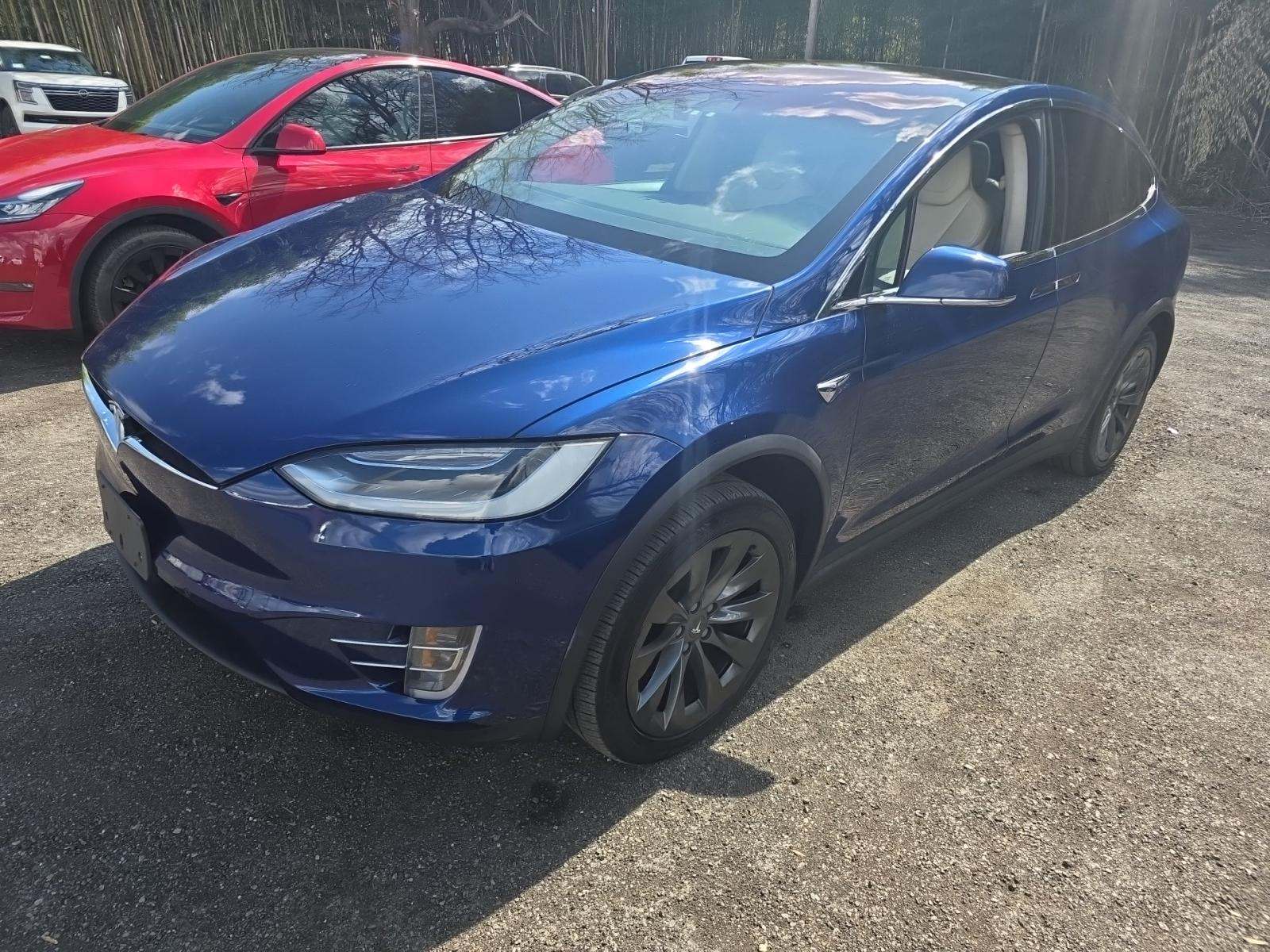 TESLA MODEL X - 1