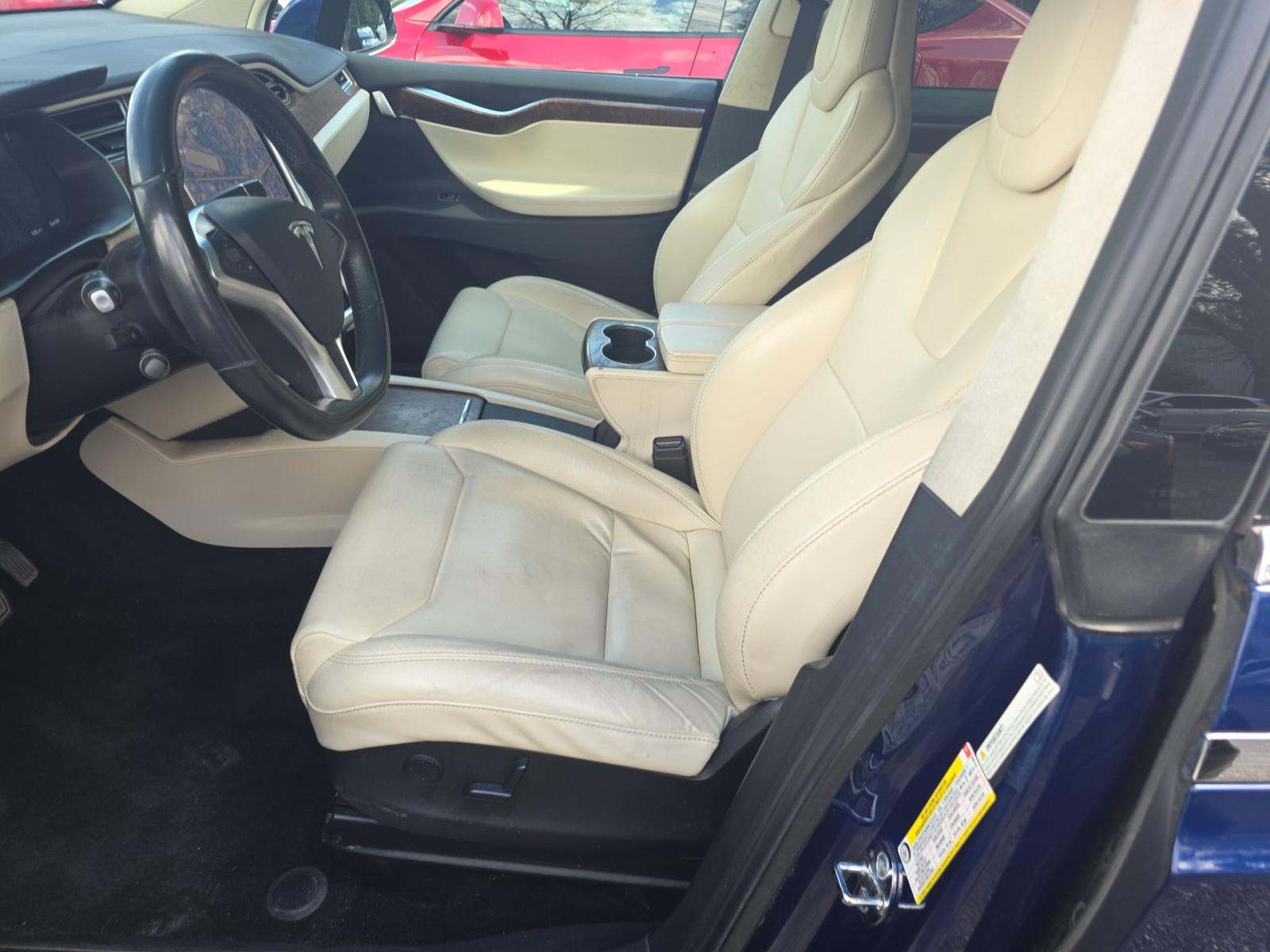 TESLA MODEL X - 6