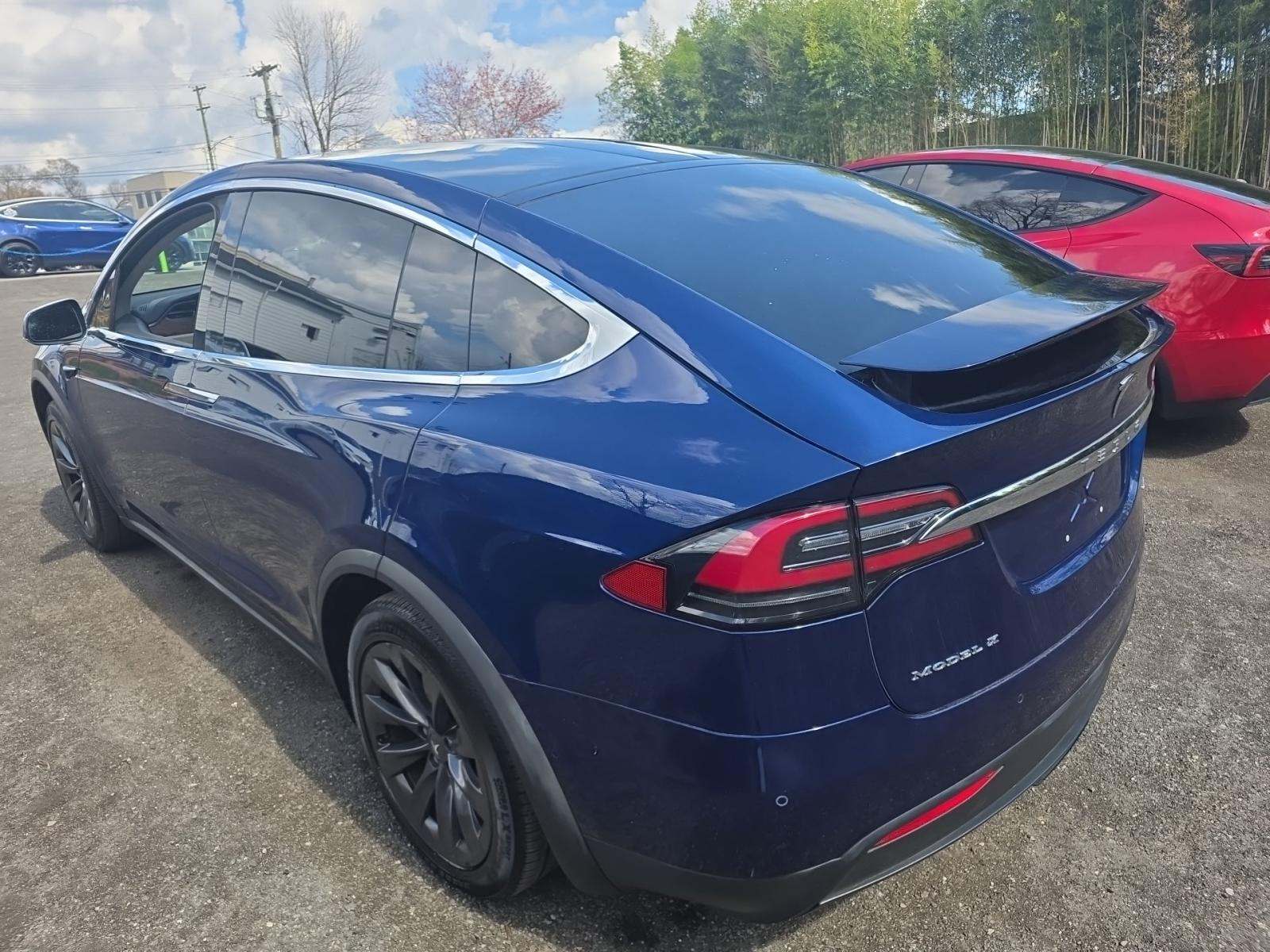 TESLA MODEL X - 2