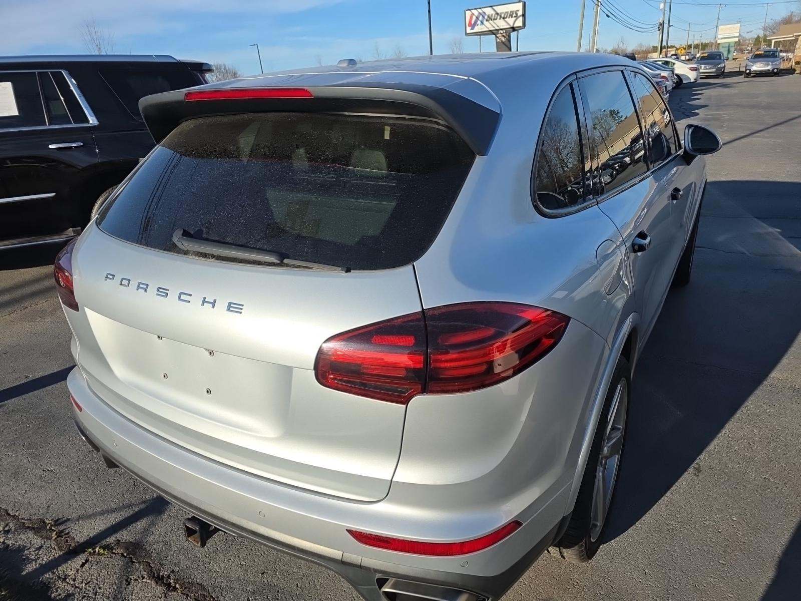 PORSCHE CAYENNE - 3