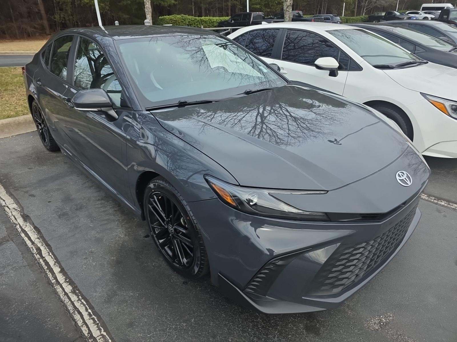 2025 Toyota Camry SE FWD