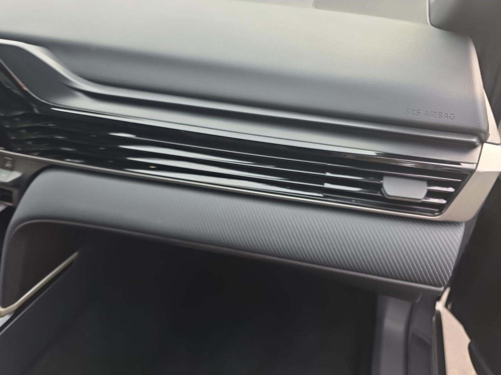 2025 Toyota Camry SE FWD