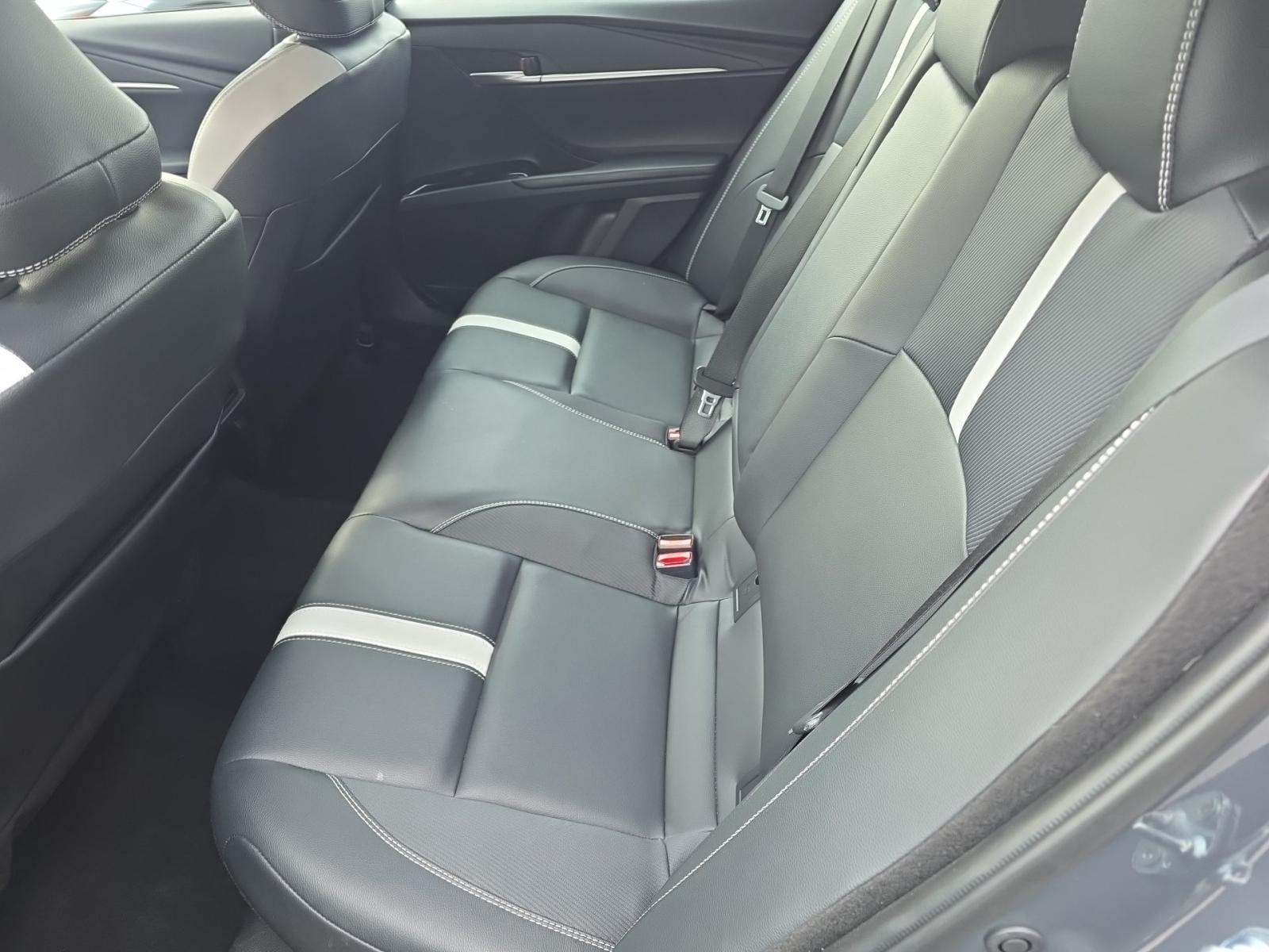 2025 Toyota Camry SE FWD