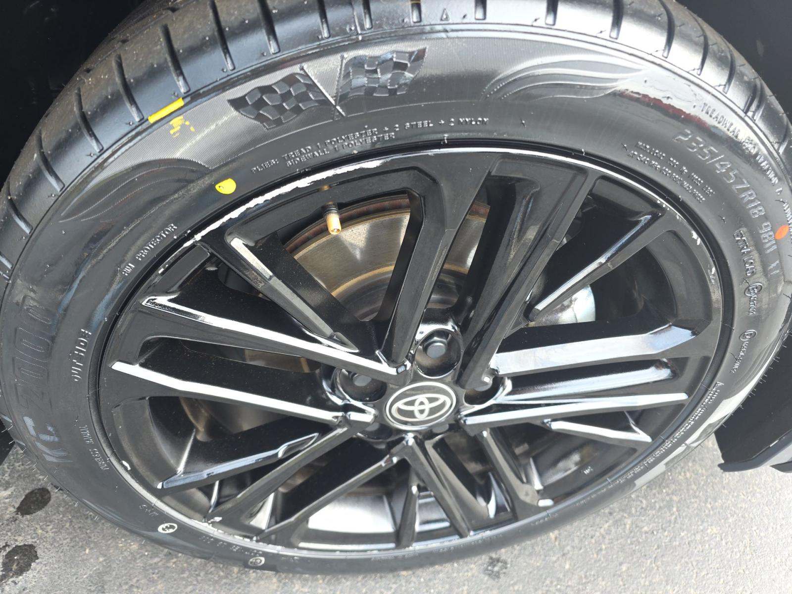 2025 Toyota Camry SE FWD