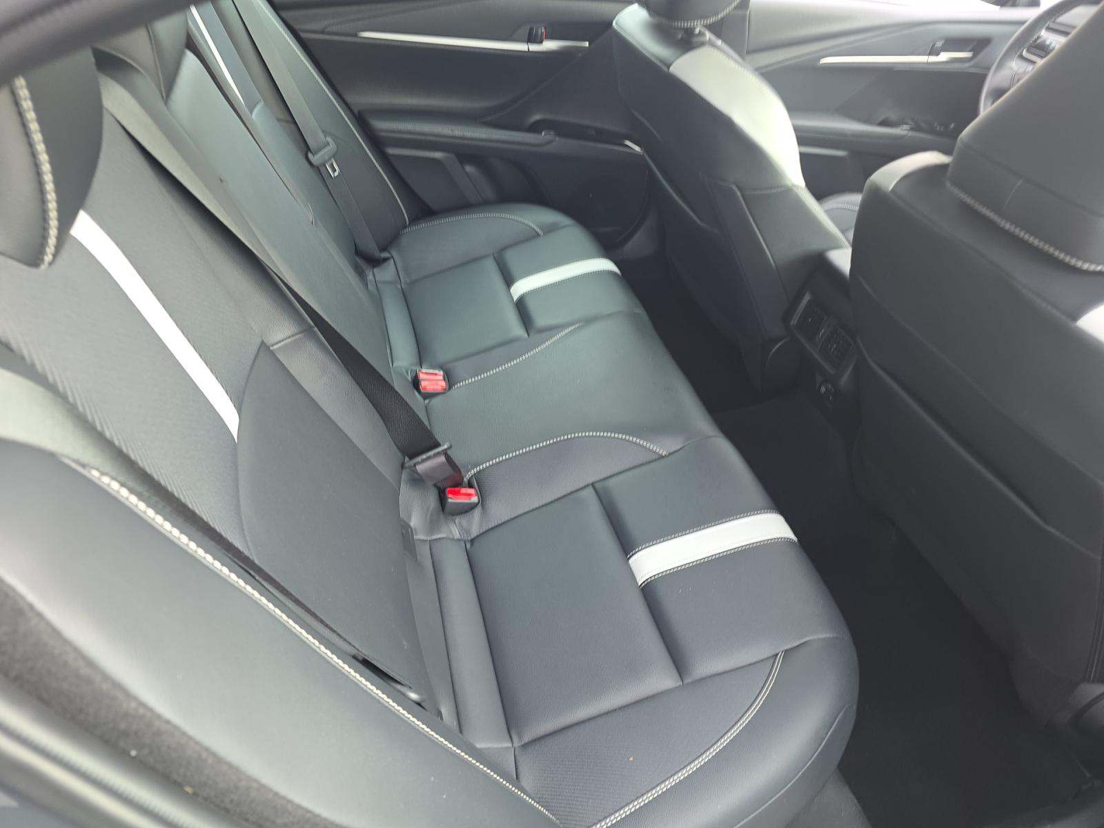 2025 Toyota Camry SE FWD