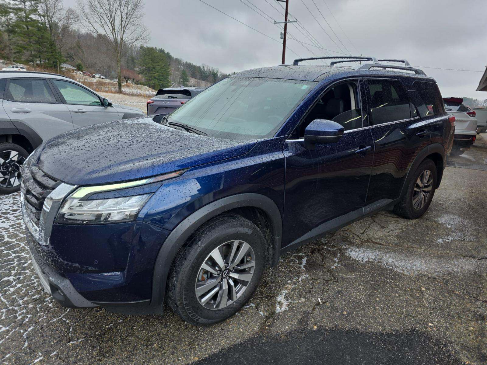 2022 Nissan Pathfinder SL AWD