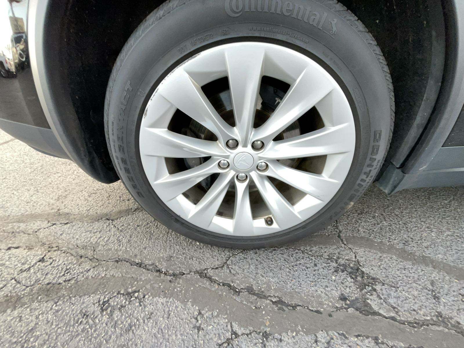 2017 Tesla Model X 75D AWD