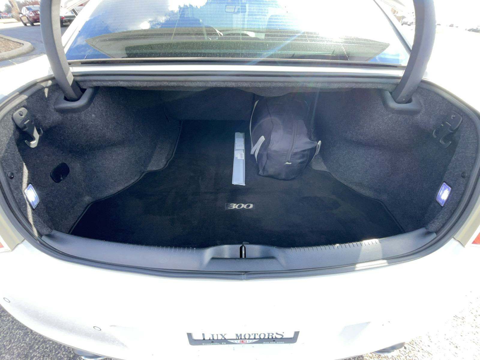 2012 Chrysler 300 SRT8 RWD