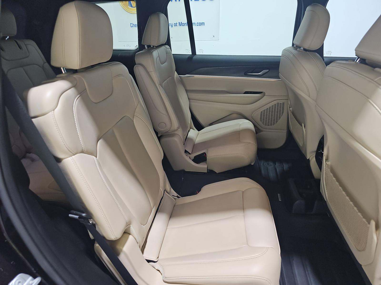 2023 Jeep Grand Cherokee L Limited RWD