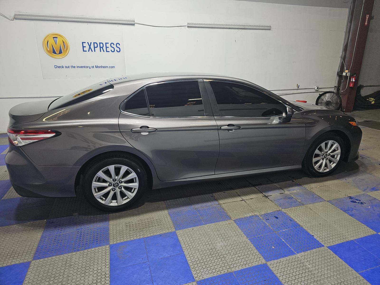 TOYOTA CAMRY - 4
