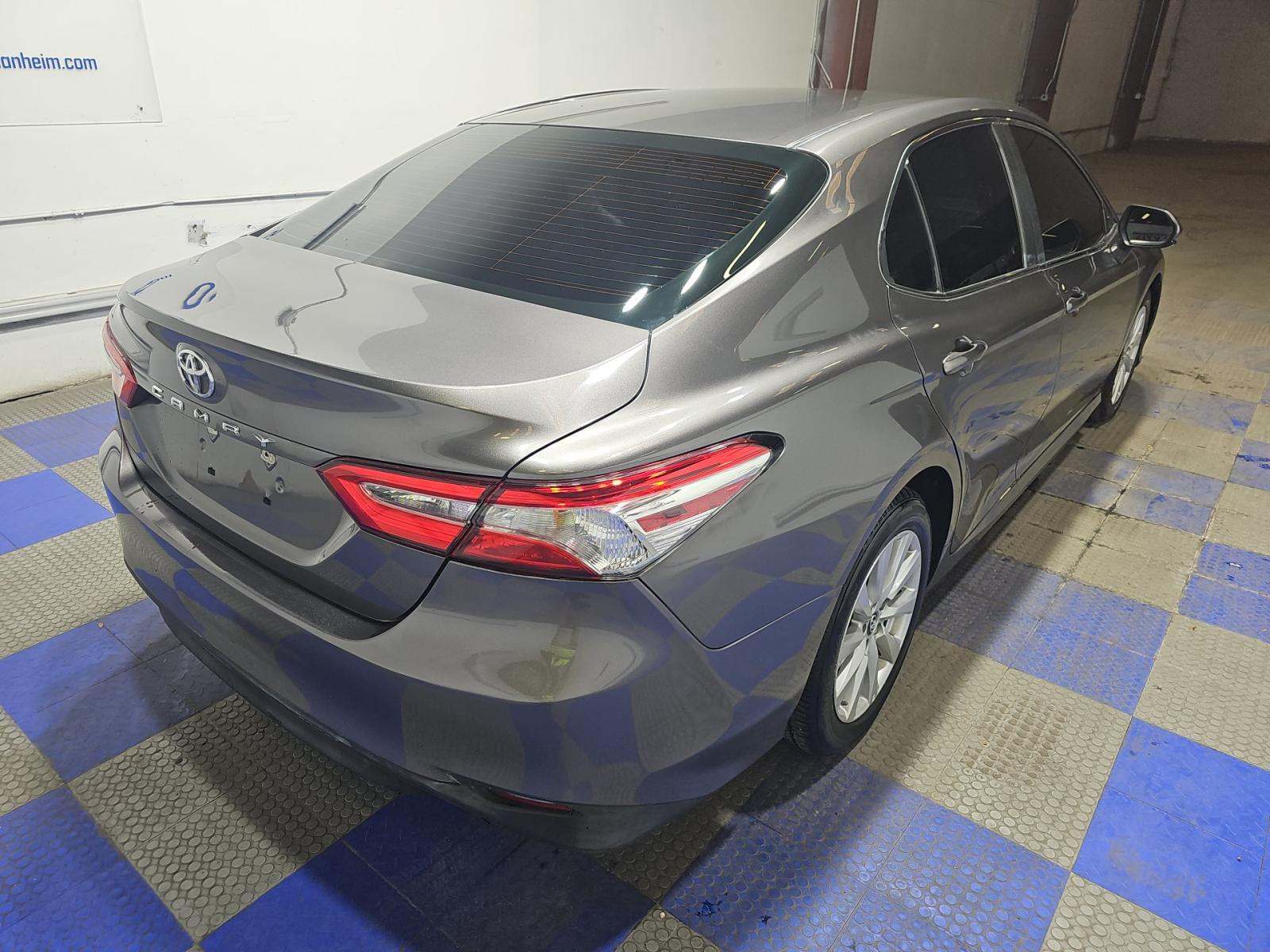 TOYOTA CAMRY - 3