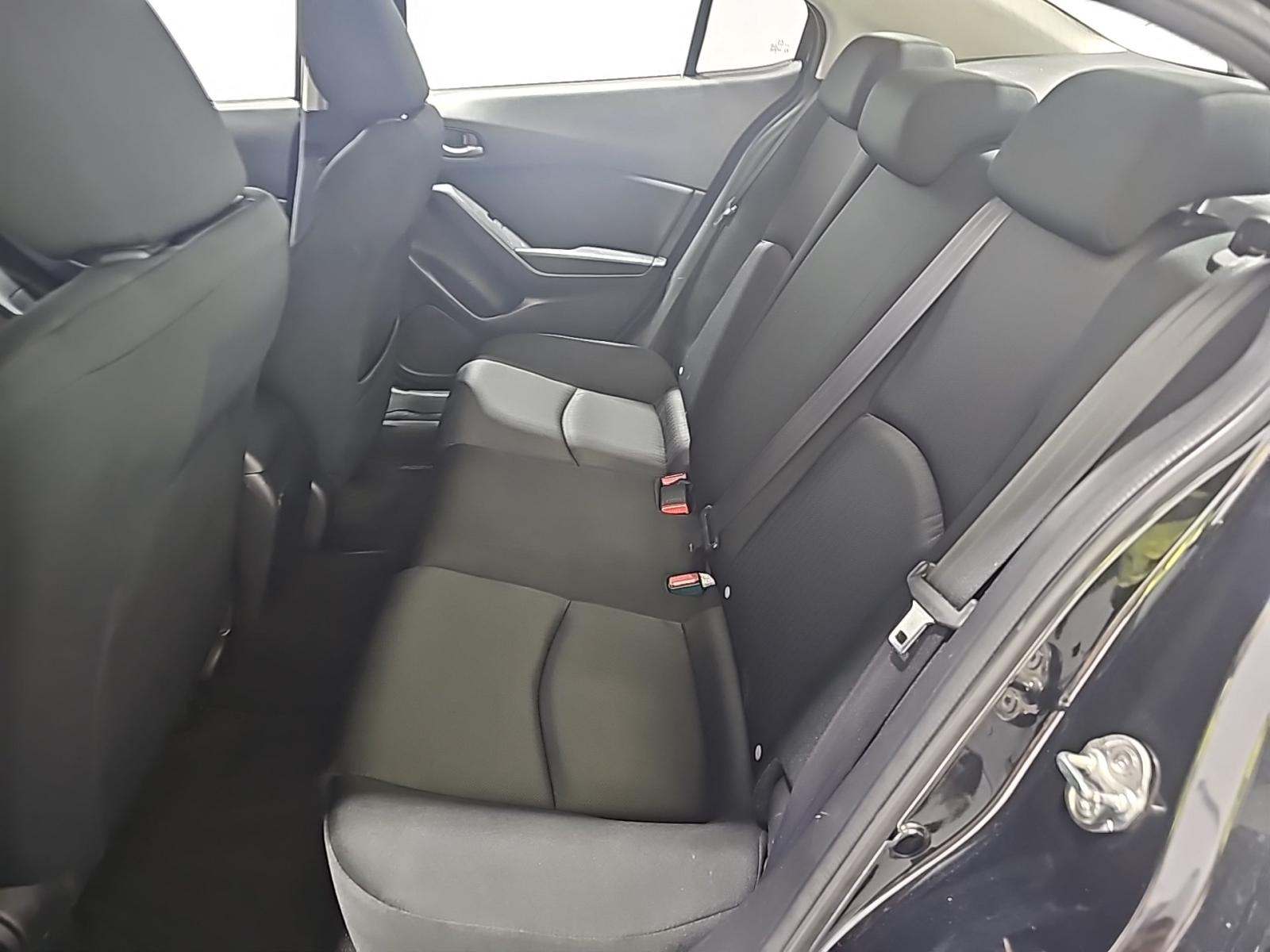 2015 MAZDA MAZDA3 i Sport FWD