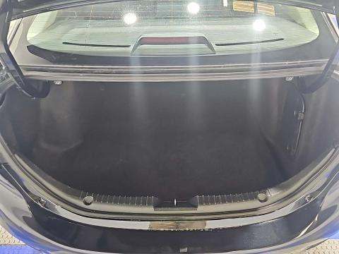 2015 MAZDA MAZDA3 i Sport FWD