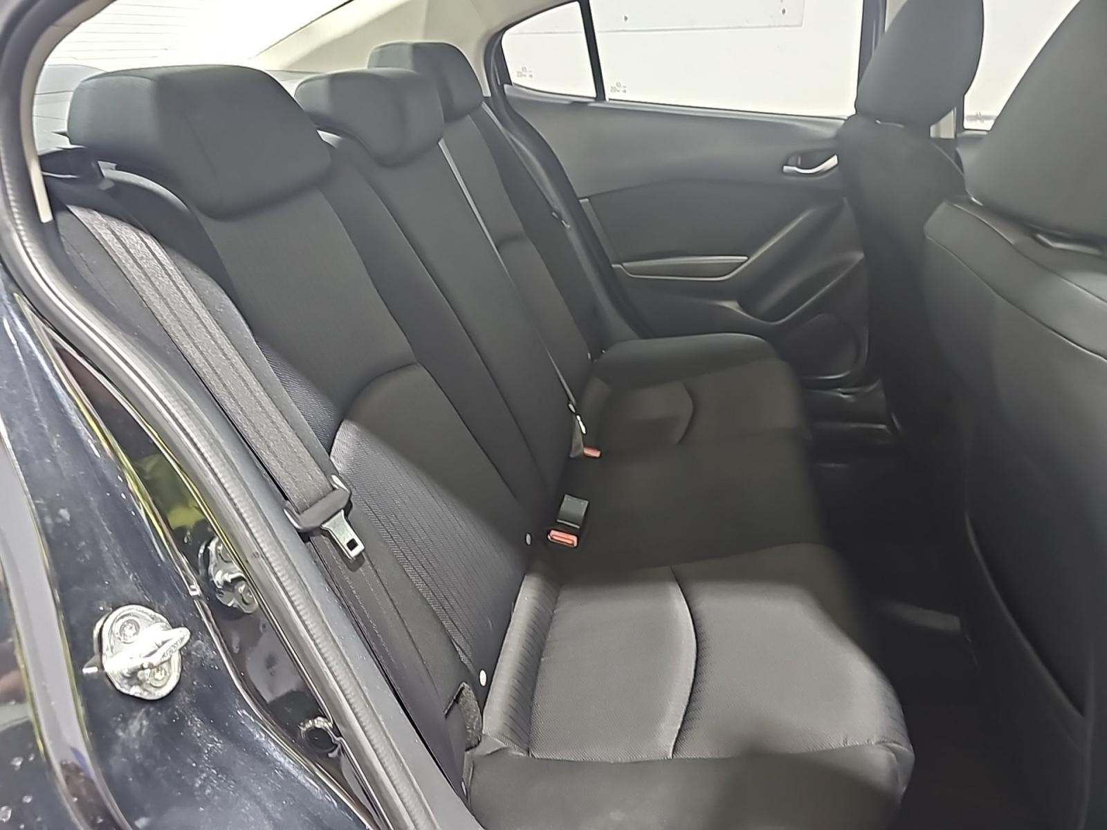 2015 MAZDA MAZDA3 i Sport FWD