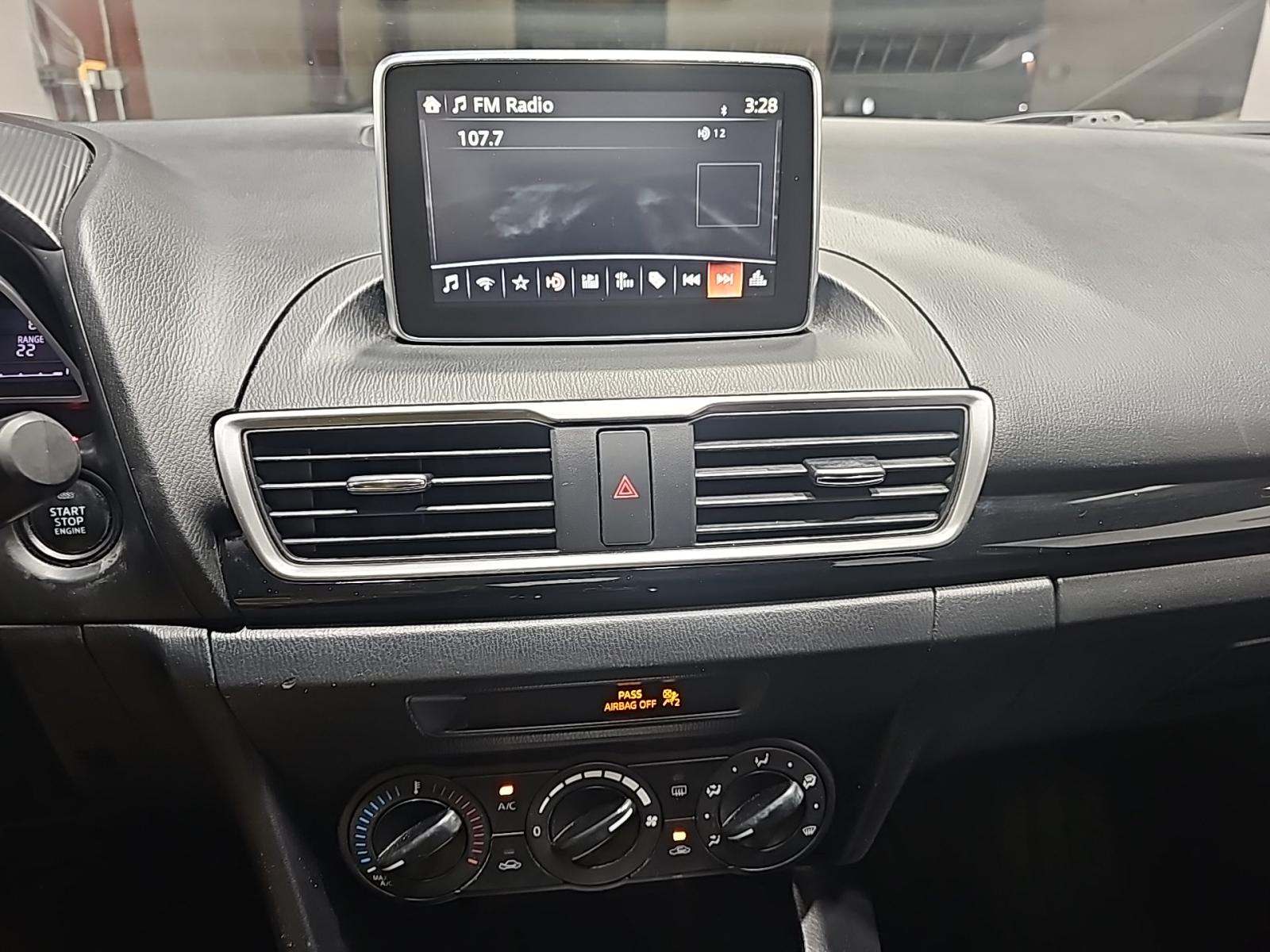 2015 MAZDA MAZDA3 i Sport FWD