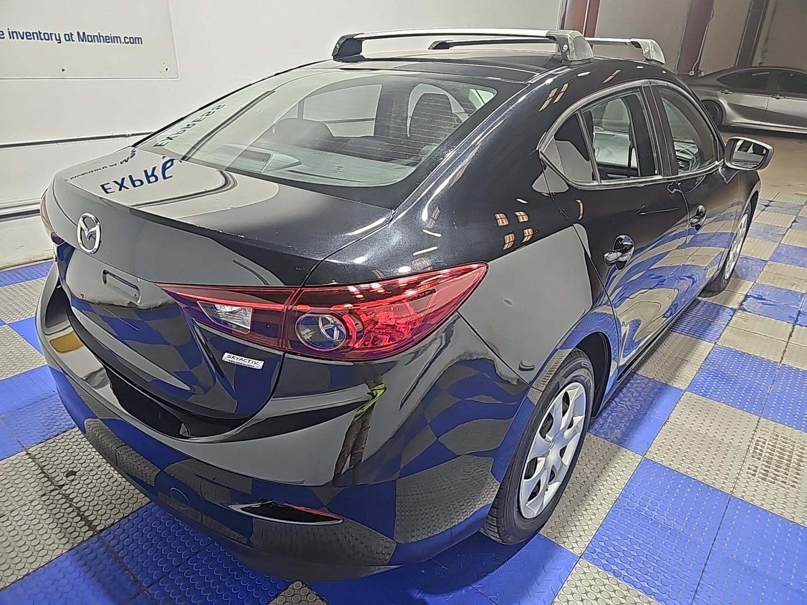 2015 MAZDA MAZDA3 i Sport FWD