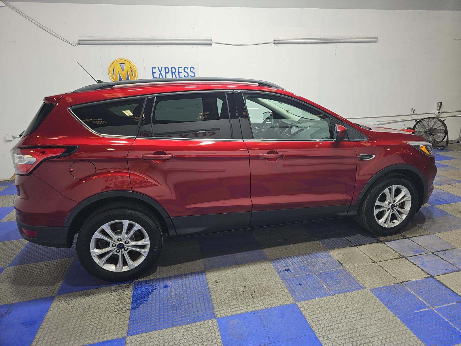 FORD ESCAPE - 4