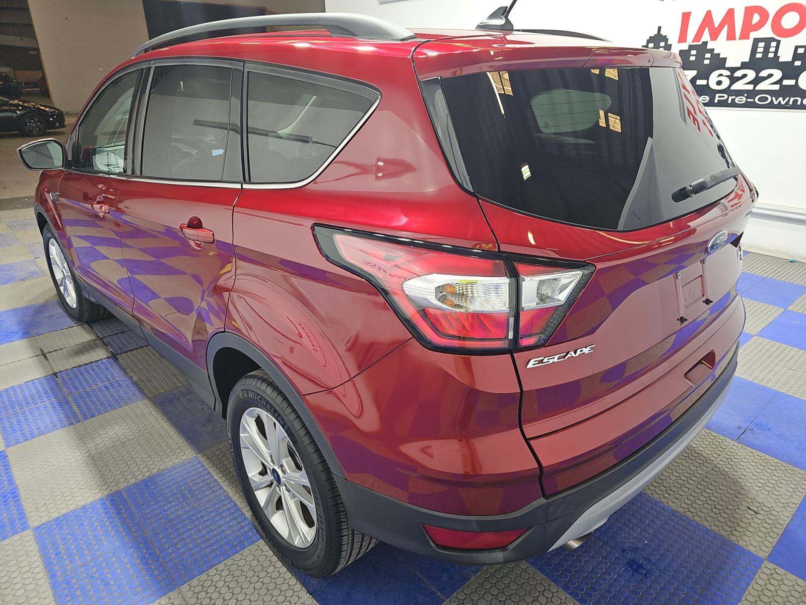 FORD ESCAPE - 2