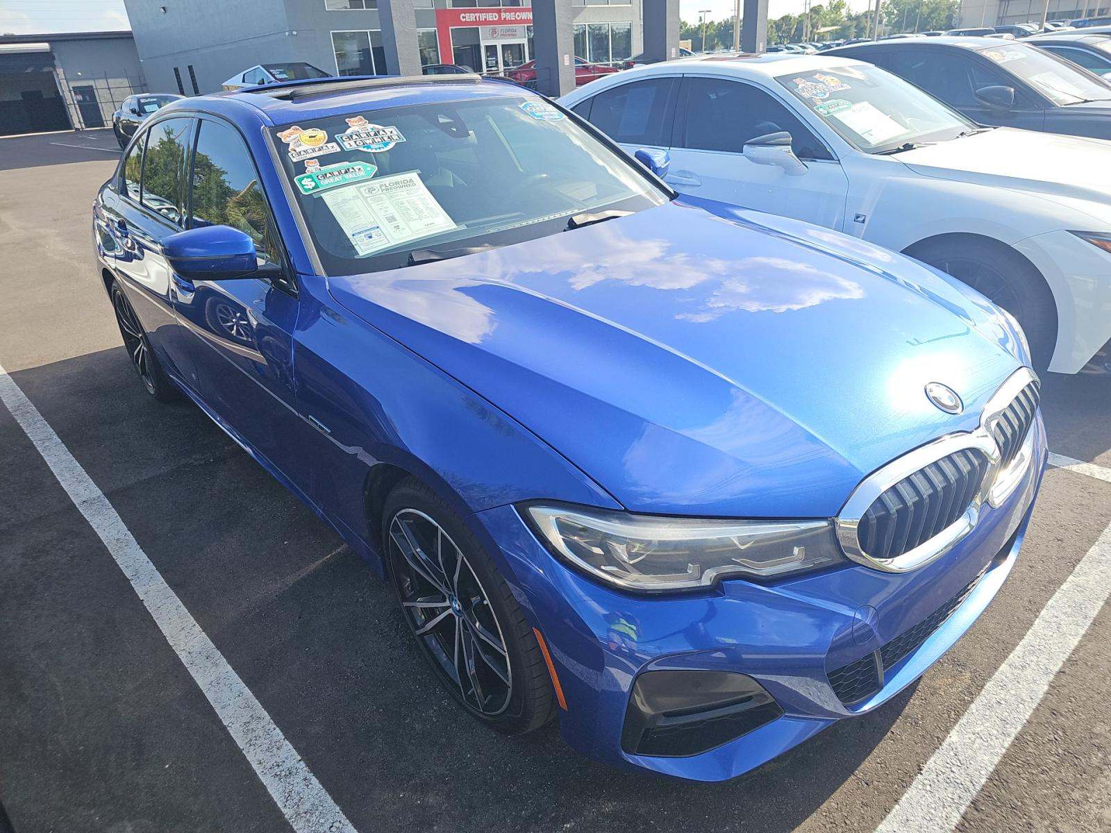 2022 BMW 3 Series 330e RWD