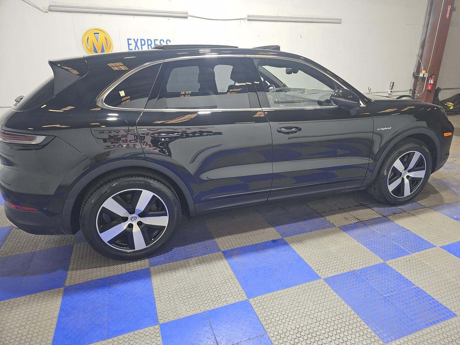 PORSCHE CAYENNE - 4