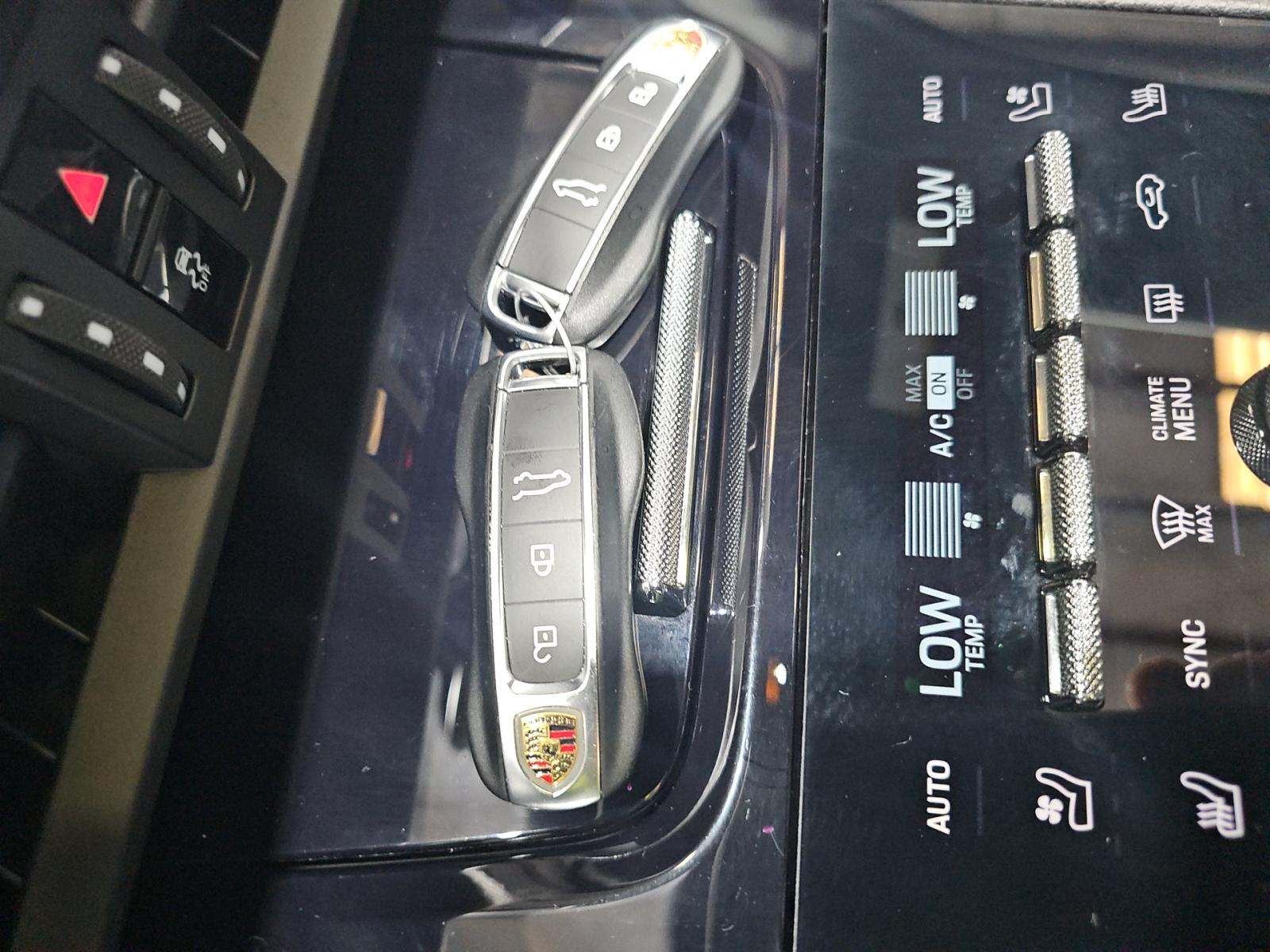 PORSCHE CAYENNE - 8