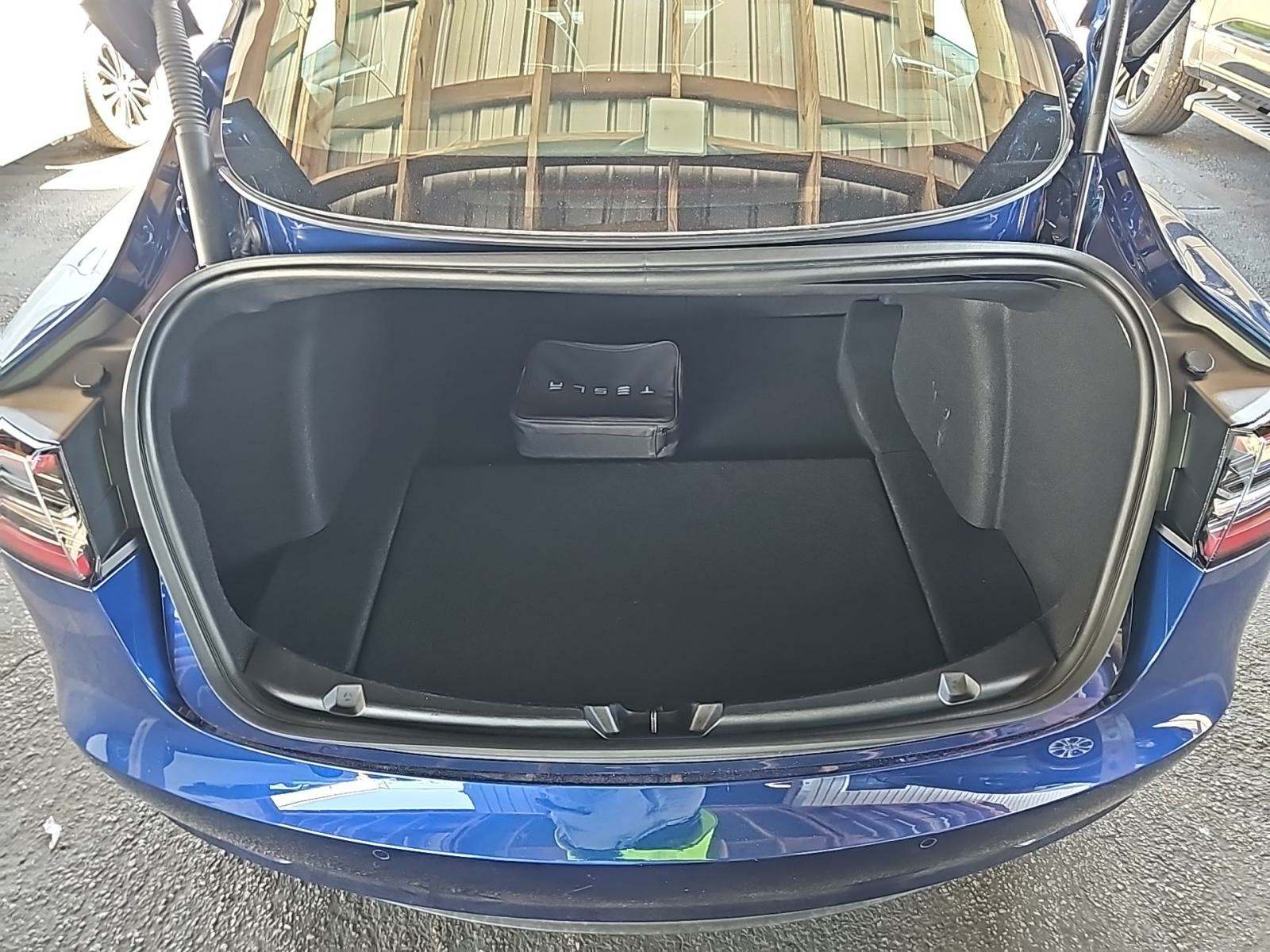 2022 Tesla Model 3 Standard Range RWD