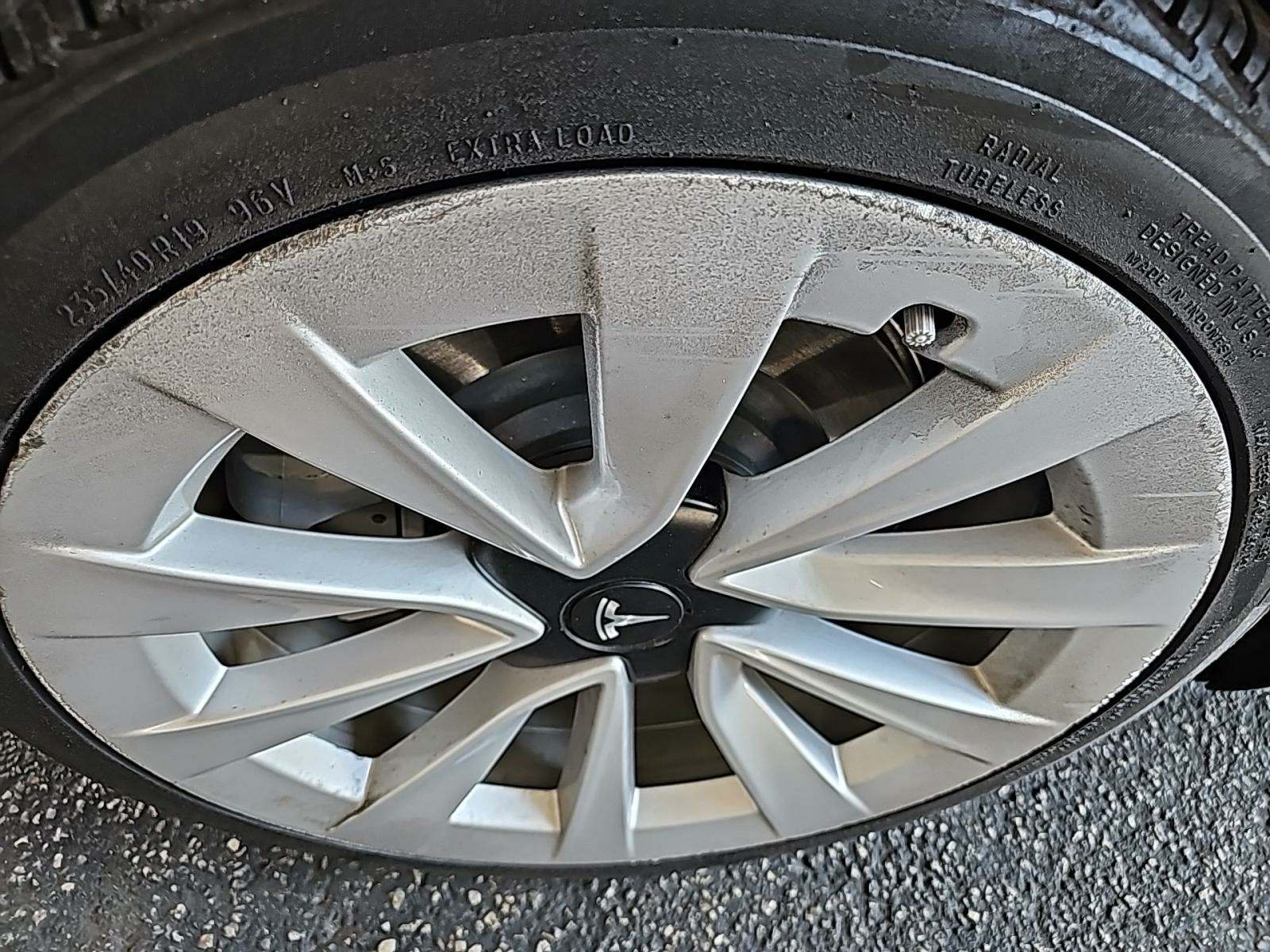 2022 Tesla Model 3 Standard Range RWD