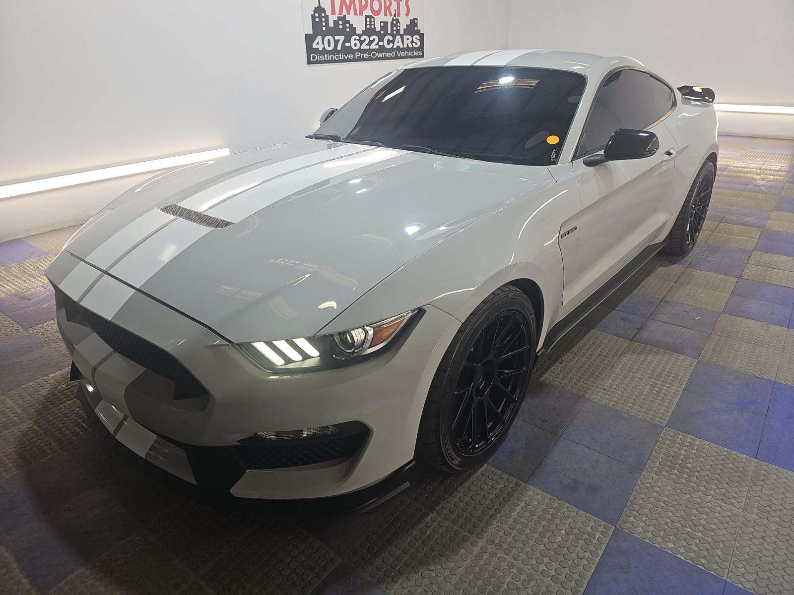 FORD MUSTANG - 1
