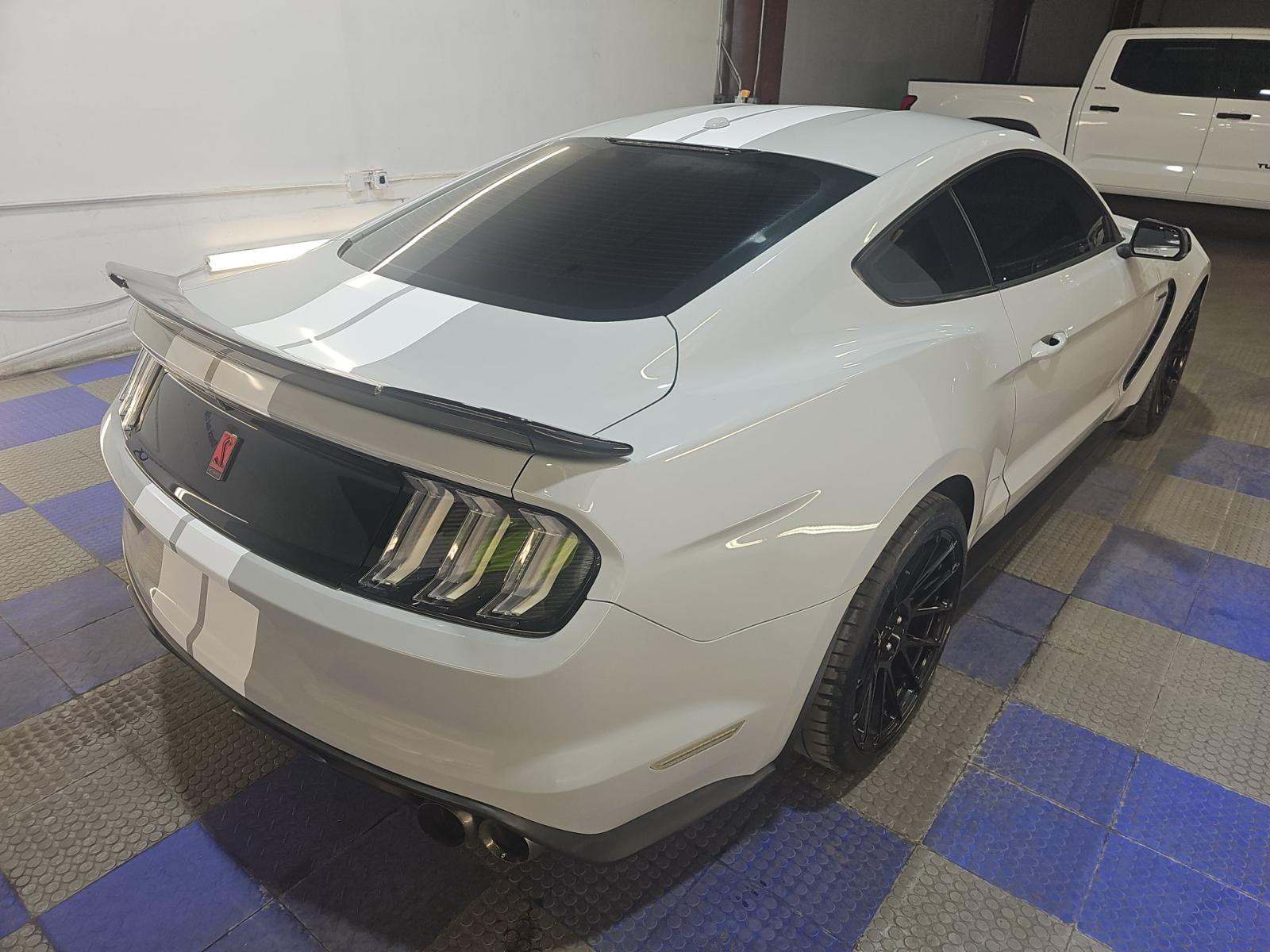 FORD MUSTANG - 3