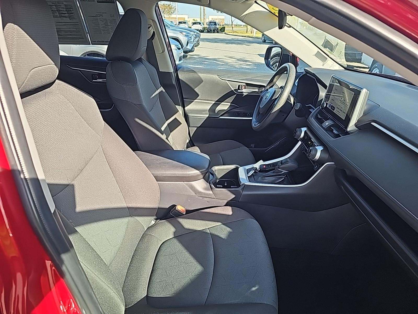 2025 Toyota RAV4 XLE FWD