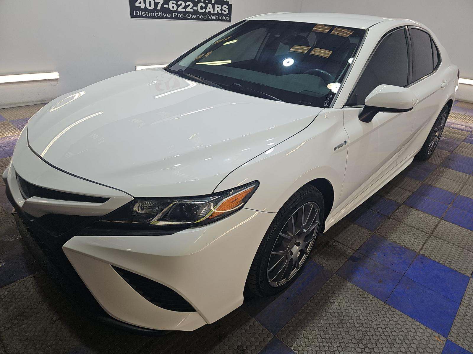 2020 Toyota Camry Hybrid SE FWD